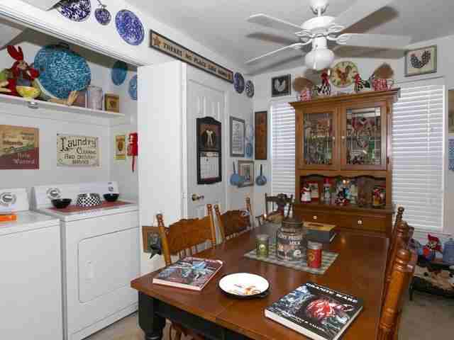 Savannah House Of Yukon - Photo 2 of 6