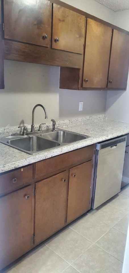 200 Doc Prince Dr - Photo 3 of 7