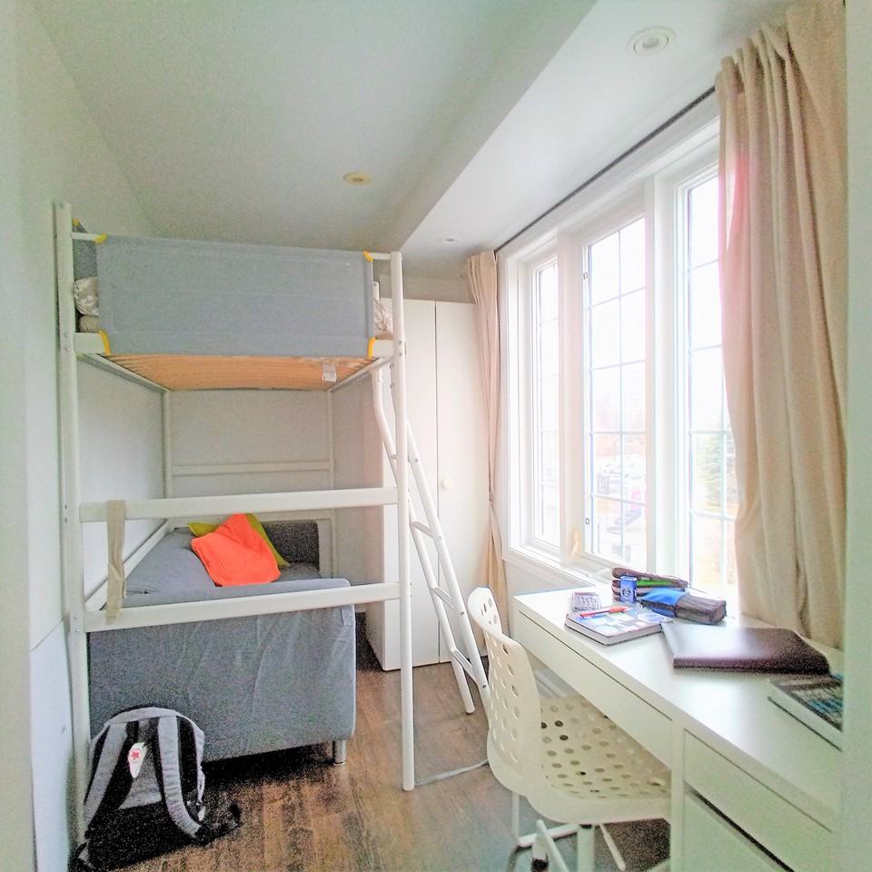 285 Antibes Drive - Photo 3 of 17