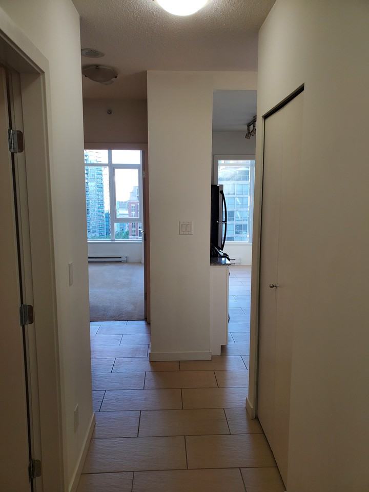 480 Robson Street - Photo 4 of 17