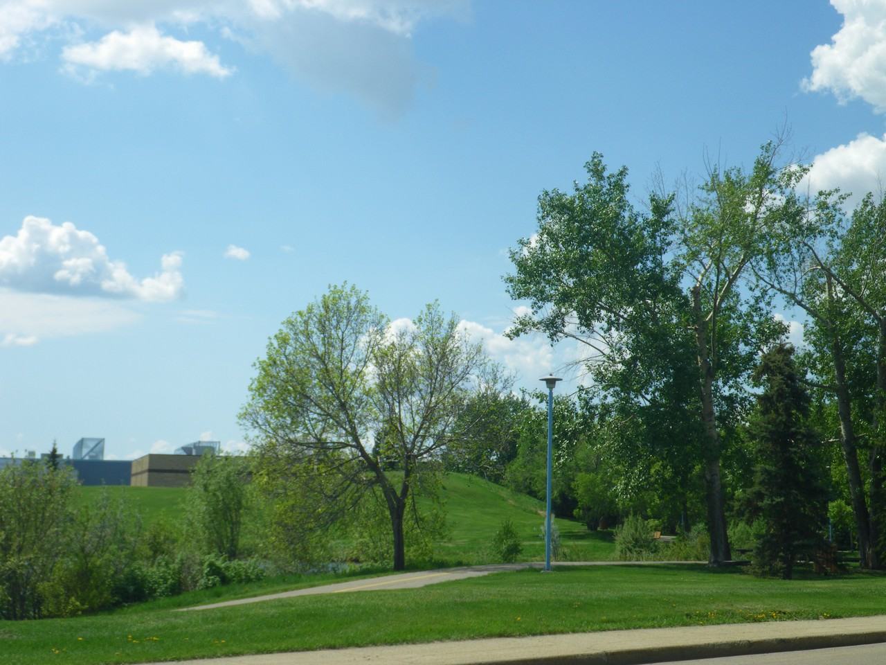 2131 Oak Street - Photo 2 of 9