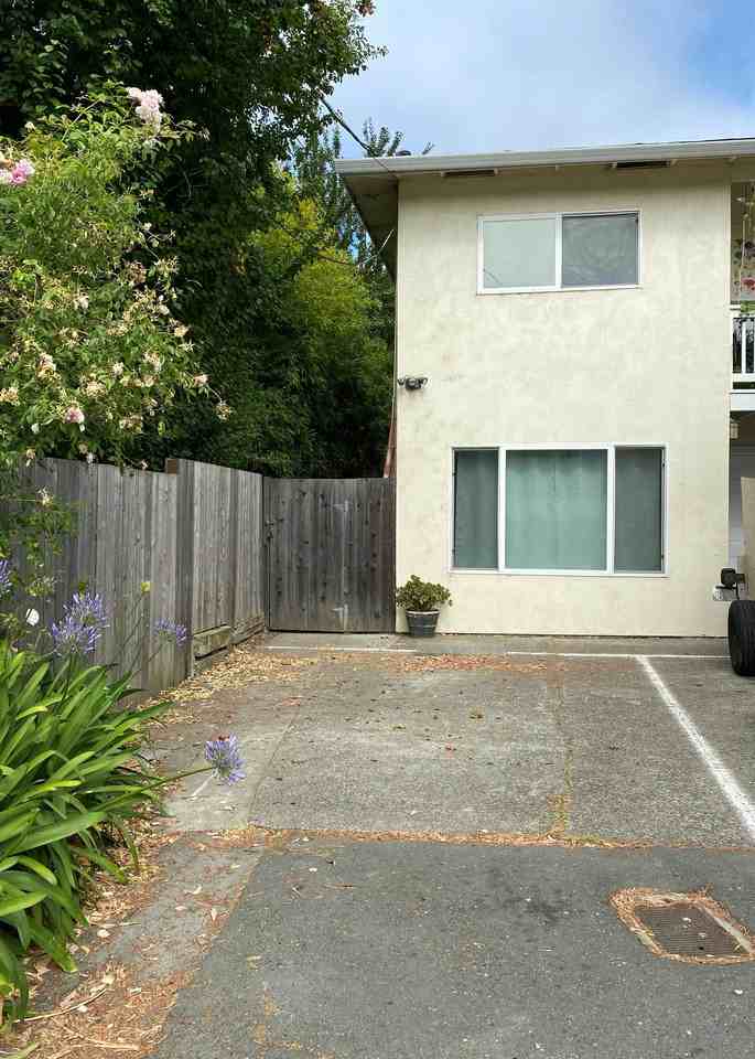 302 Laurel Way #4 - Photo 2 of 19