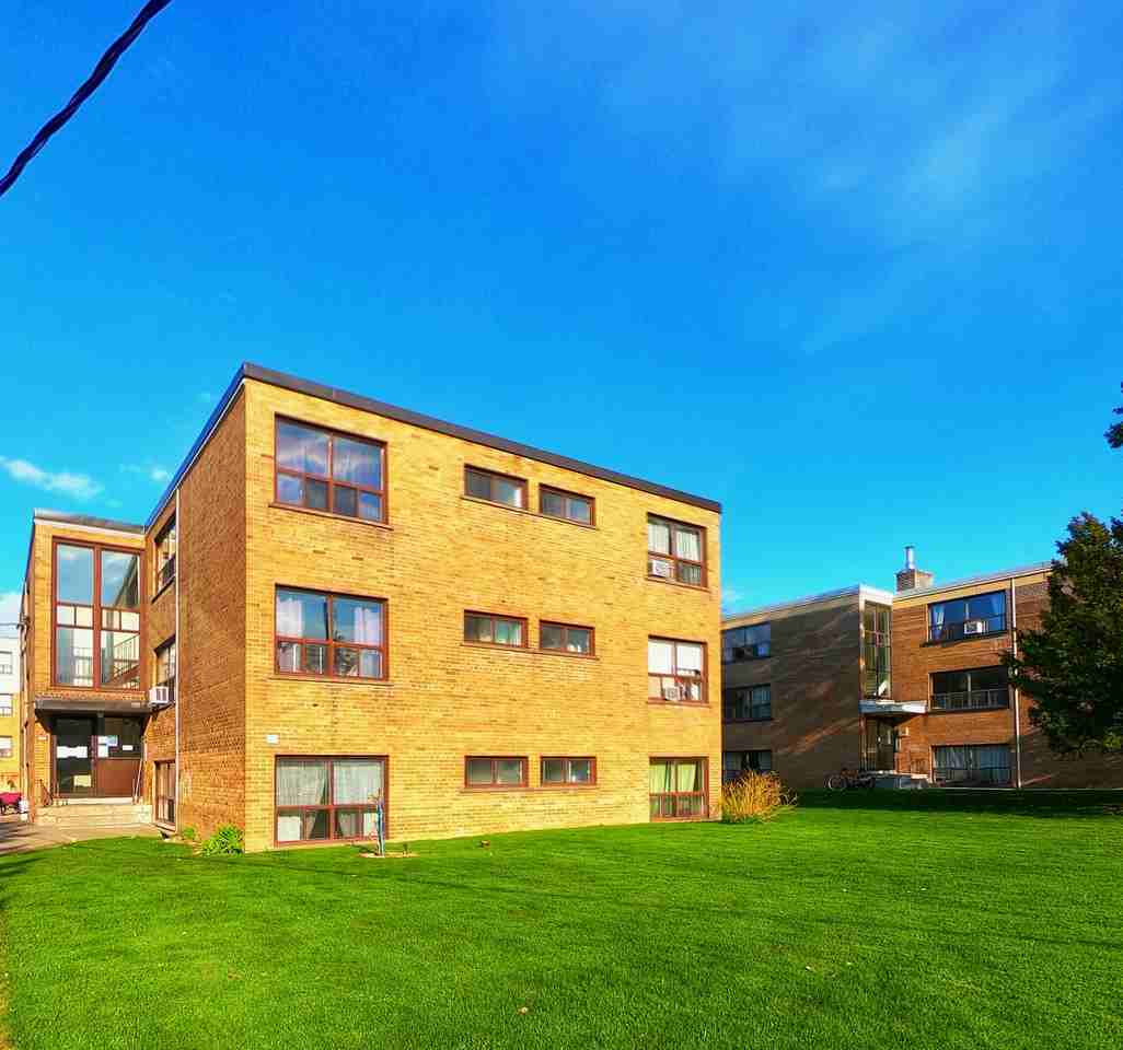 11 Rosseau Rd, Toronto, ON M3H 3G1 2 Bedroom Apartment for 1,700/month