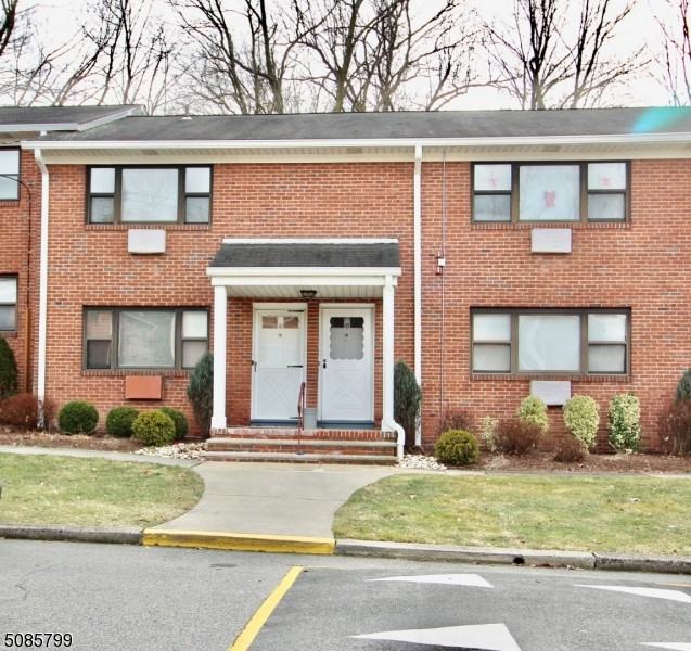 10 Colonial Dr G, Little Falls, NJ 07424 1 Bedroom Apartment for Rent