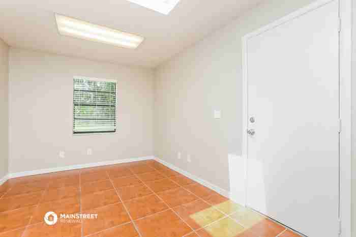 8235 Gershwin St - Photo 3 of 16