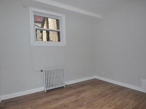 Mississauga Rd & Lakeshore Rd W #1 - Photo 6 of 6