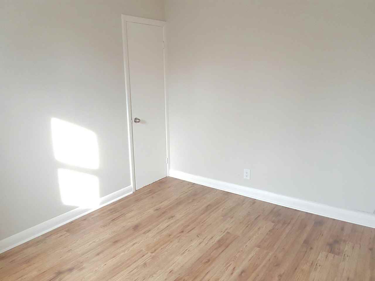 Mississauga Rd & Lakeshore Rd W #1 - Photo 5 of 6