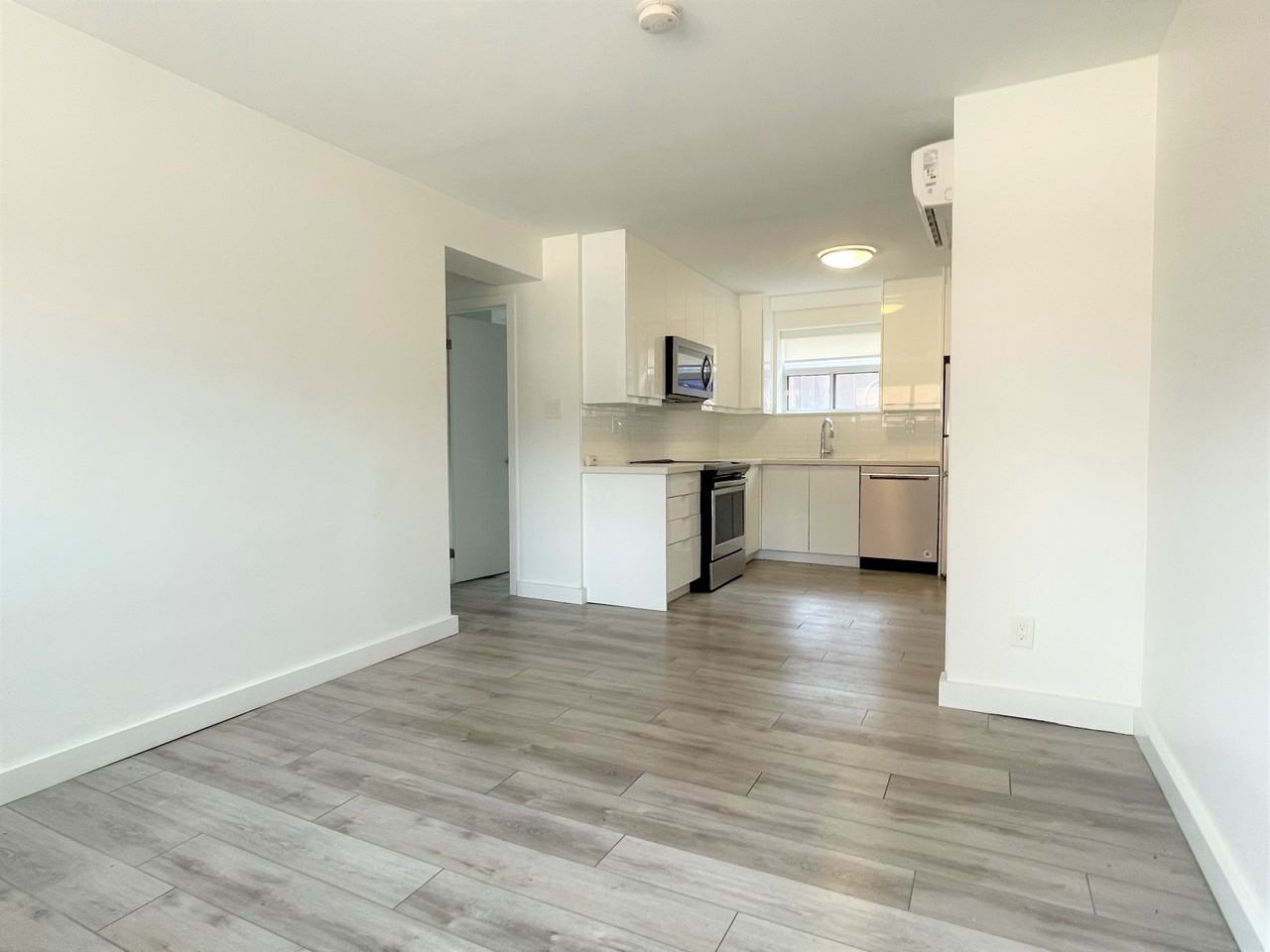 4 Benson Avenue Apartments 4 Benson Ave, Mississauga, ON L5H 2P2 Zumper