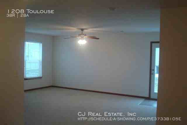 1208 Toulouse St - Photo 3 of 9