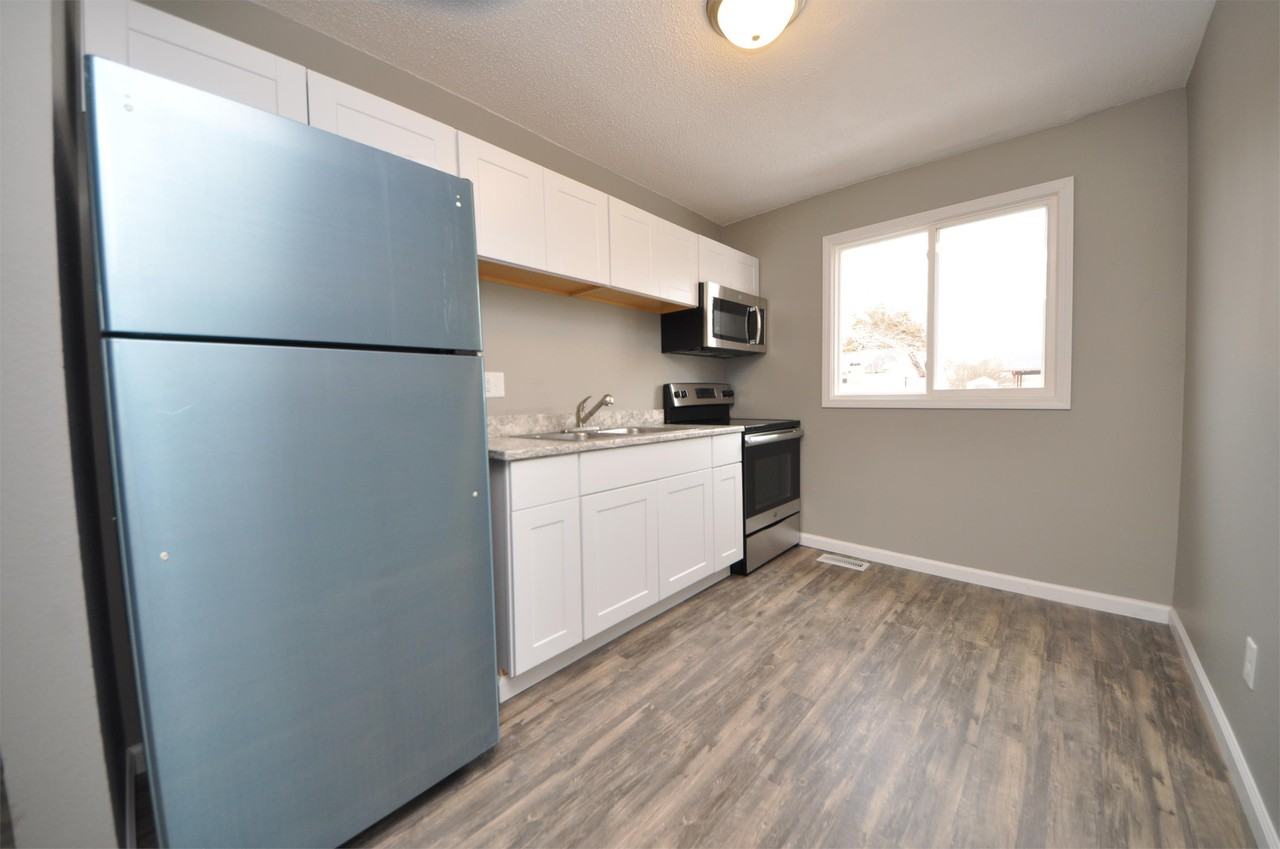 300 Arlington Way - C-202Apt 202 #C202 - Photo 2 of 8