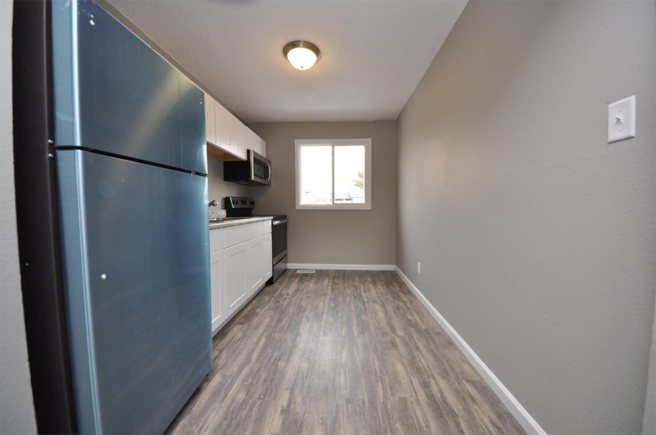 300 Arlington Way - C-202Apt 202 #C202 - Photo 3 of 8