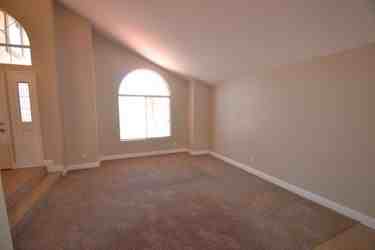 28832 Drapper Ct - Photo 2 of 14