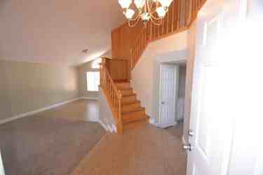 28832 Drapper Ct - Photo 3 of 14
