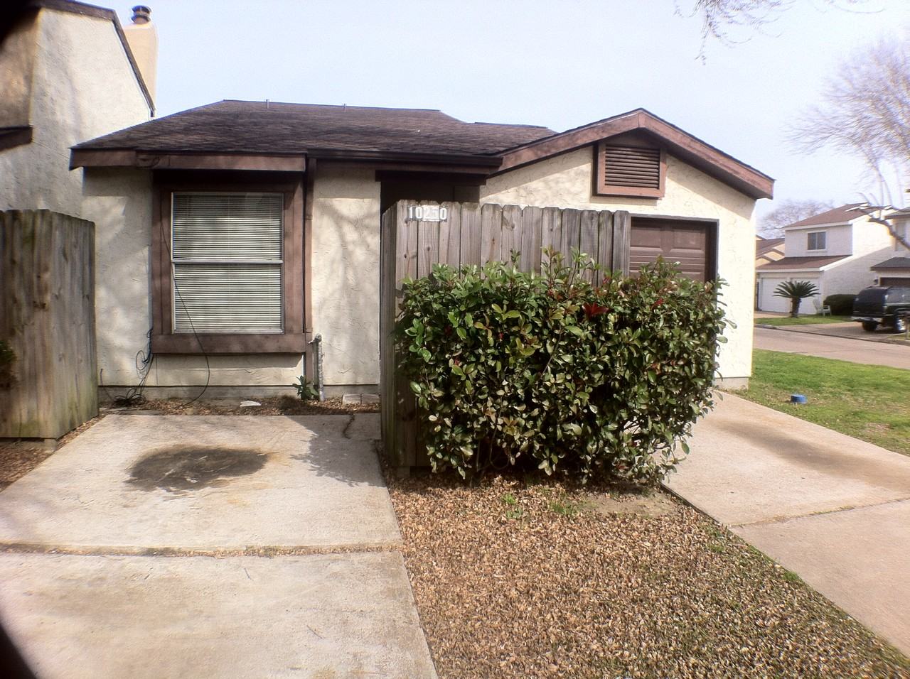 10250 Rockcrest - Photo 2 of 22