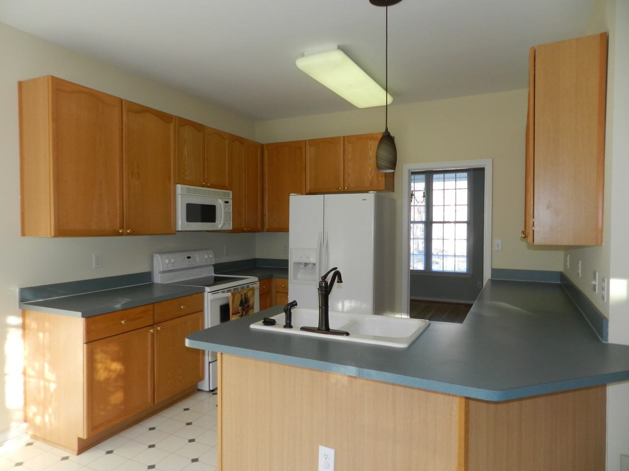 206 Waverly Dr - Photo 3 of 31