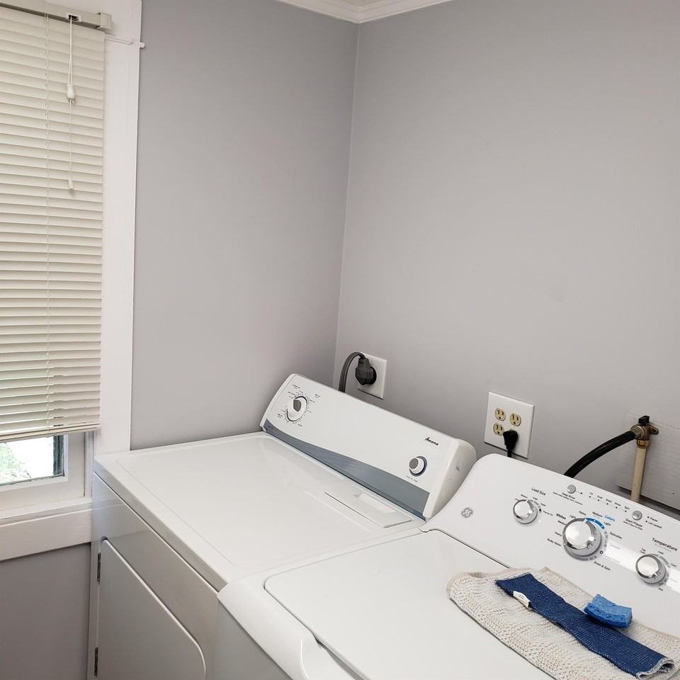 831 W Middle St #1 - Photo 5 of 22