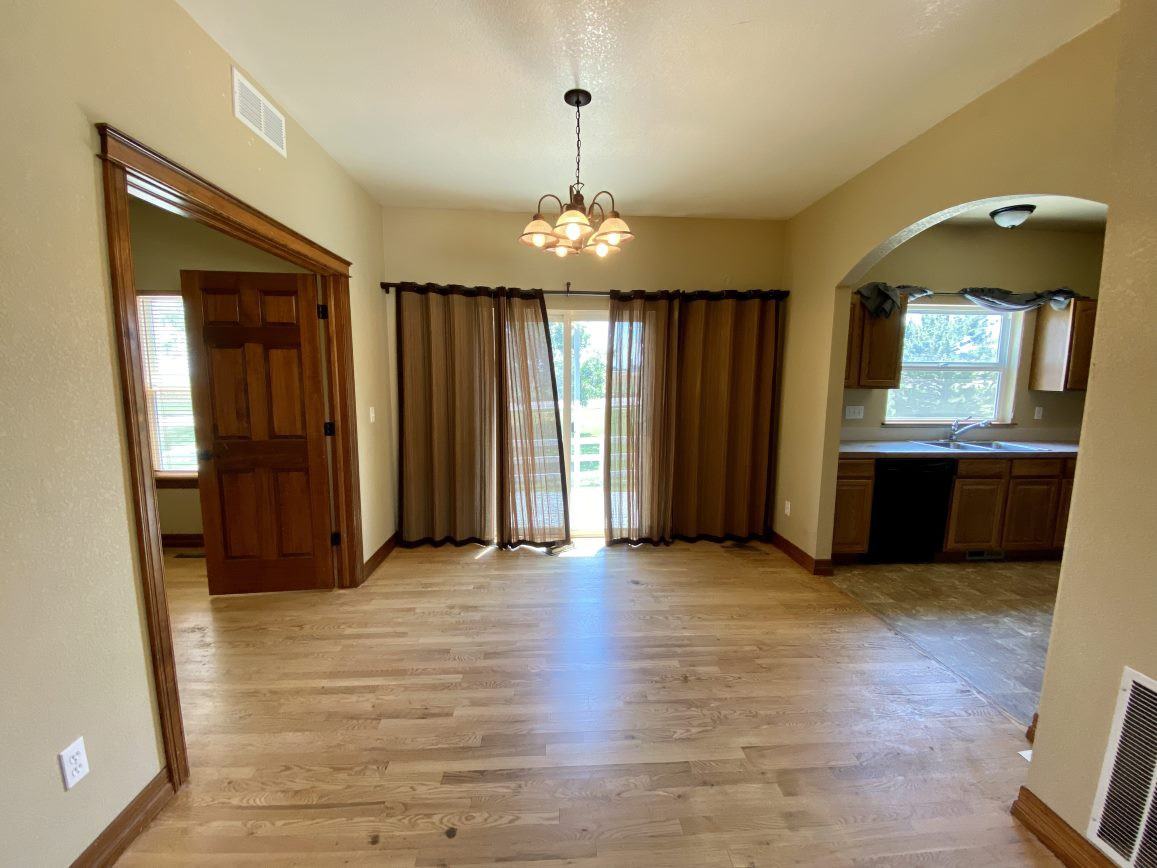 2209 Sunbury Ln - Photo 3 of 27