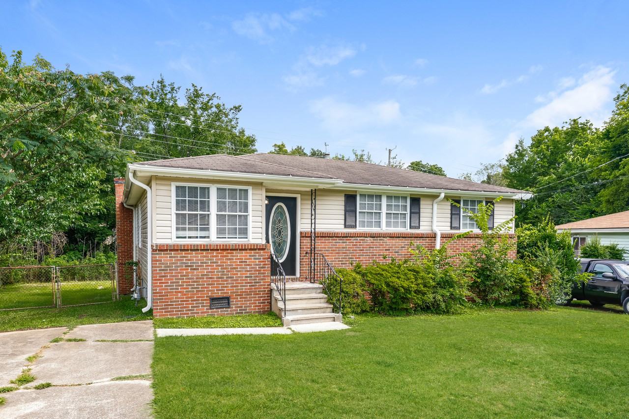 1849 3rd Pl Sw - Photo 2 of 15