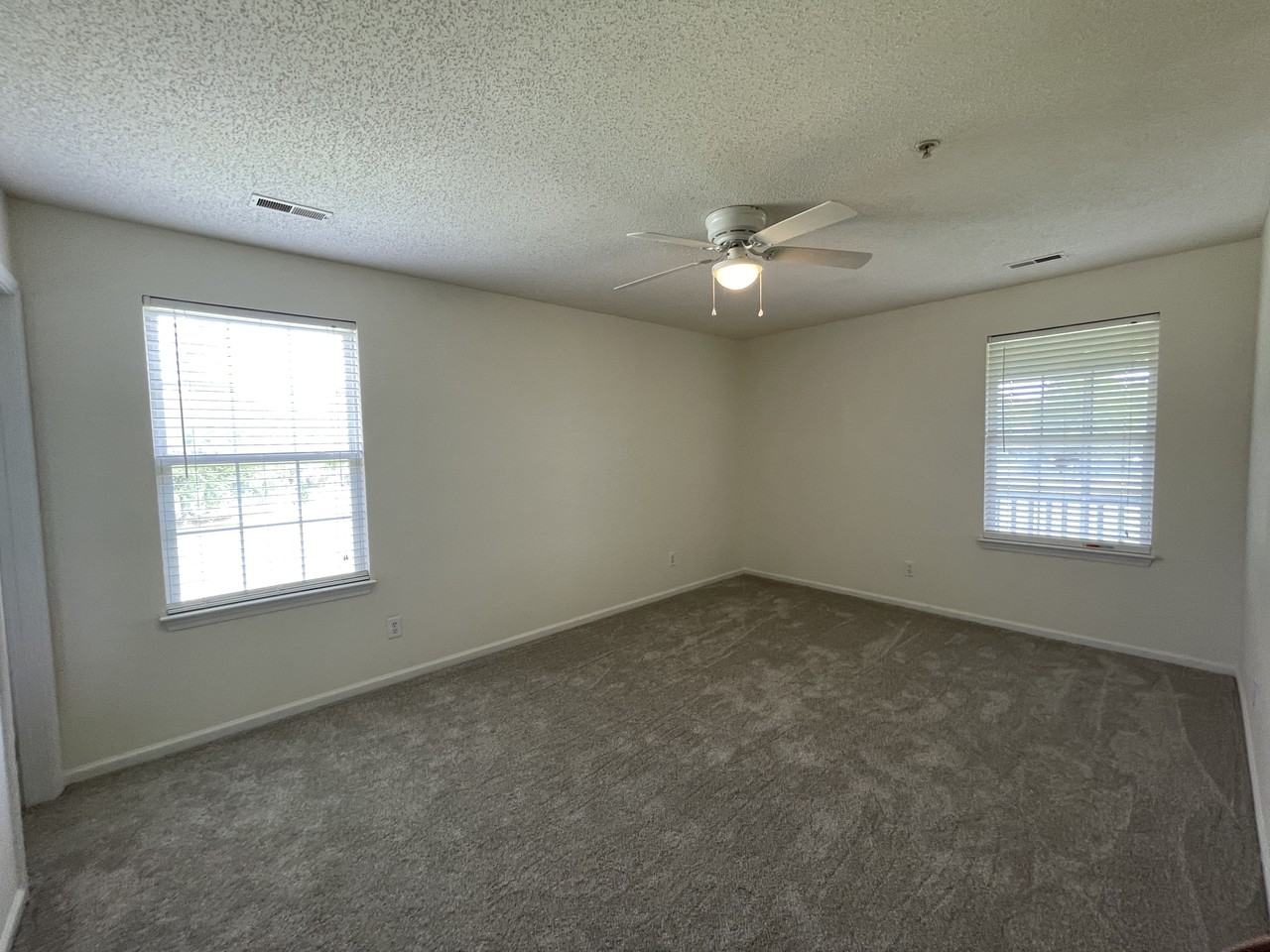 2601 Riverridge Ct #E - Photo 3 of 10