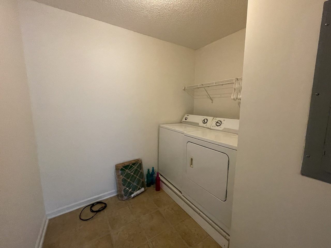 2601 Riverridge Ct #E - Photo 5 of 10