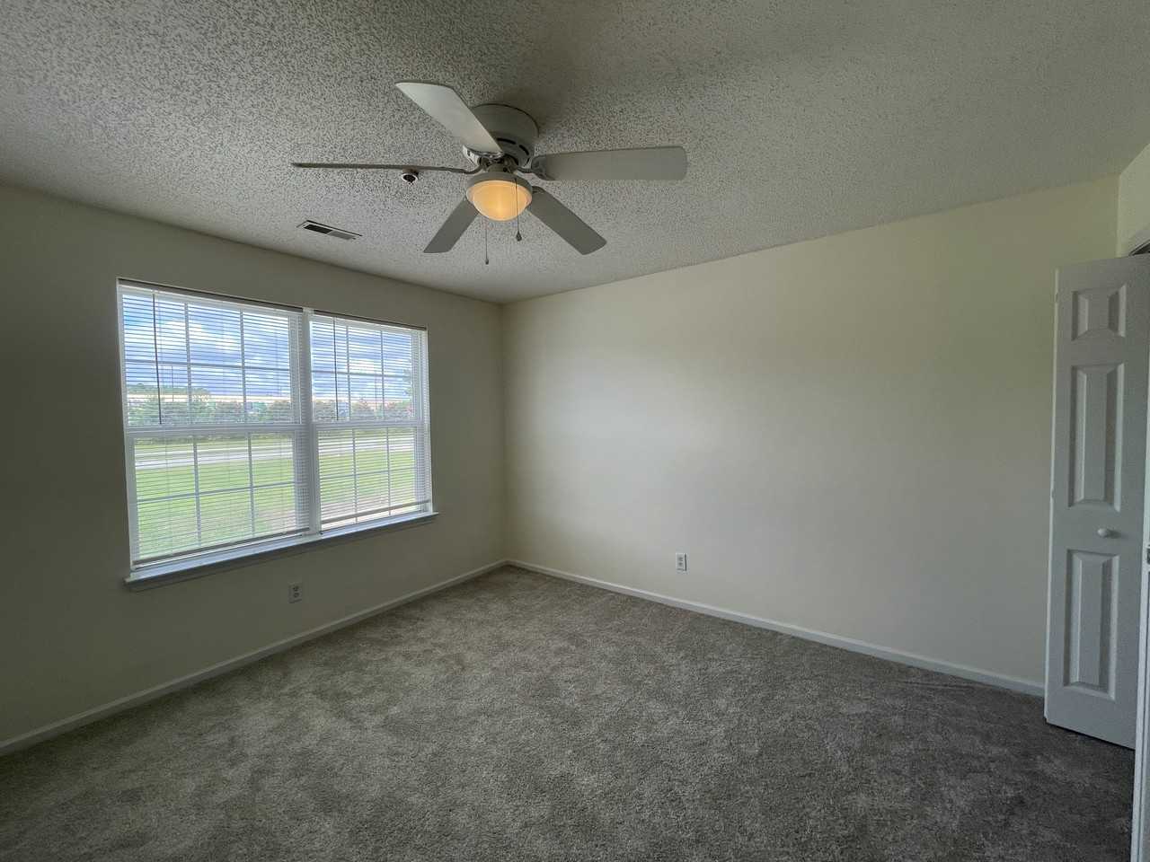 2601 Riverridge Ct #E - Photo 7 of 10