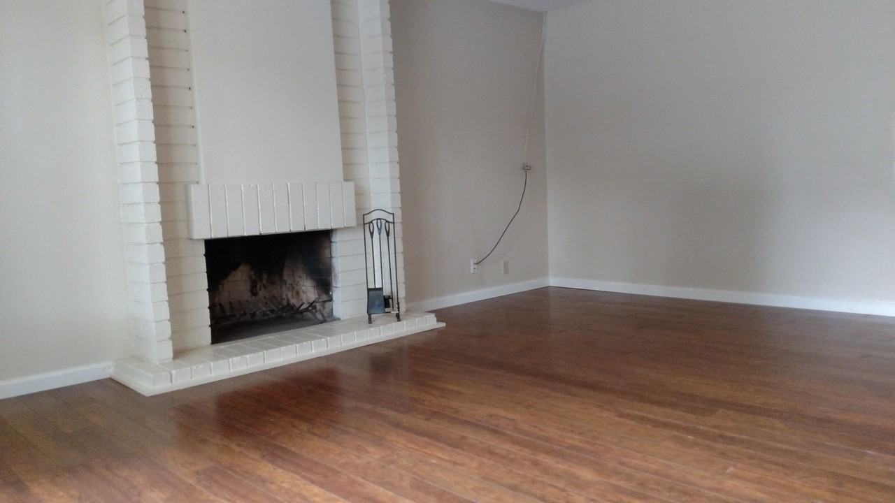 1850 Southwest Expressway #1 - Photo 2 of 12