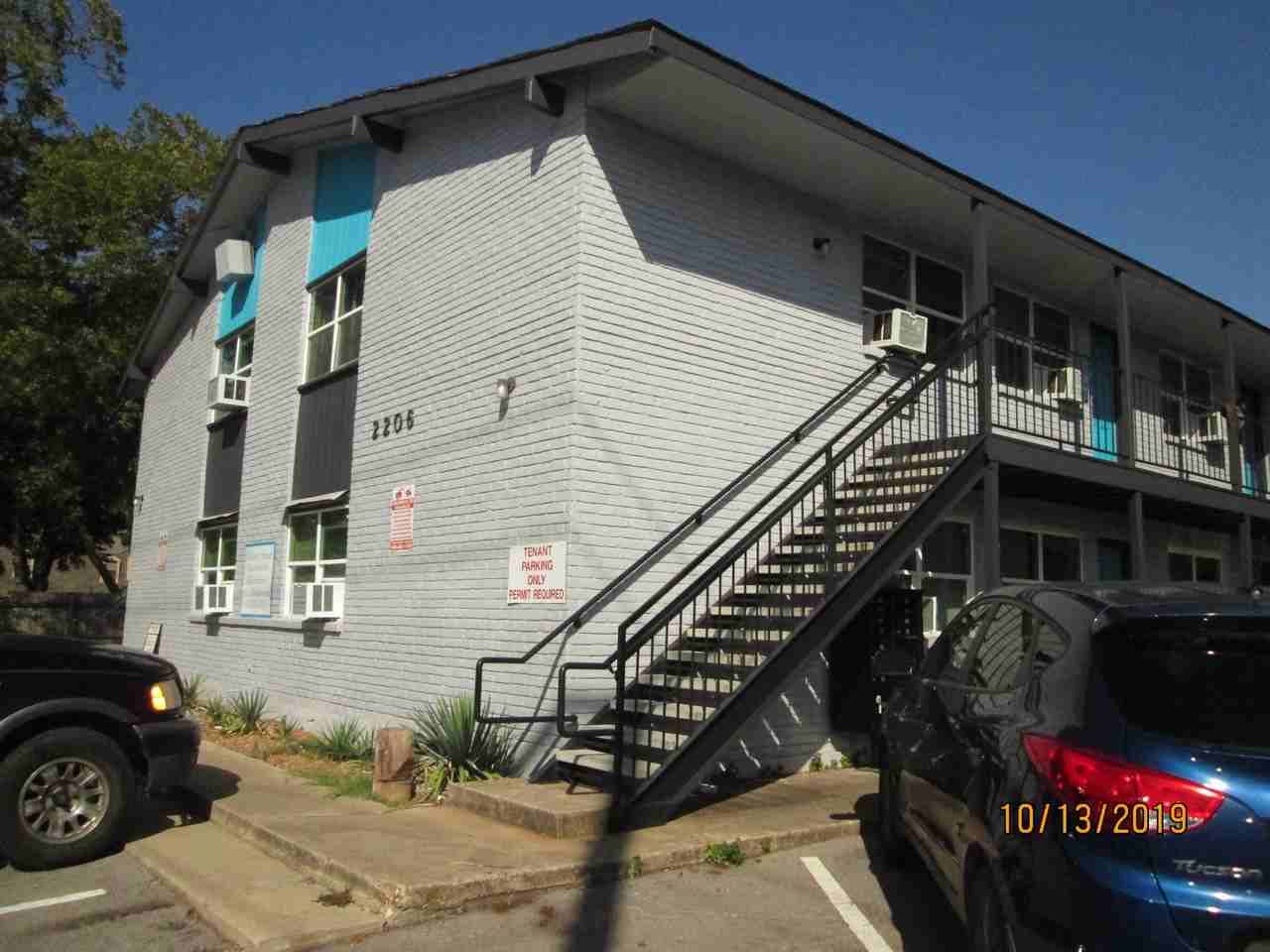 Hickory St. Apts - Photo 2 of 17