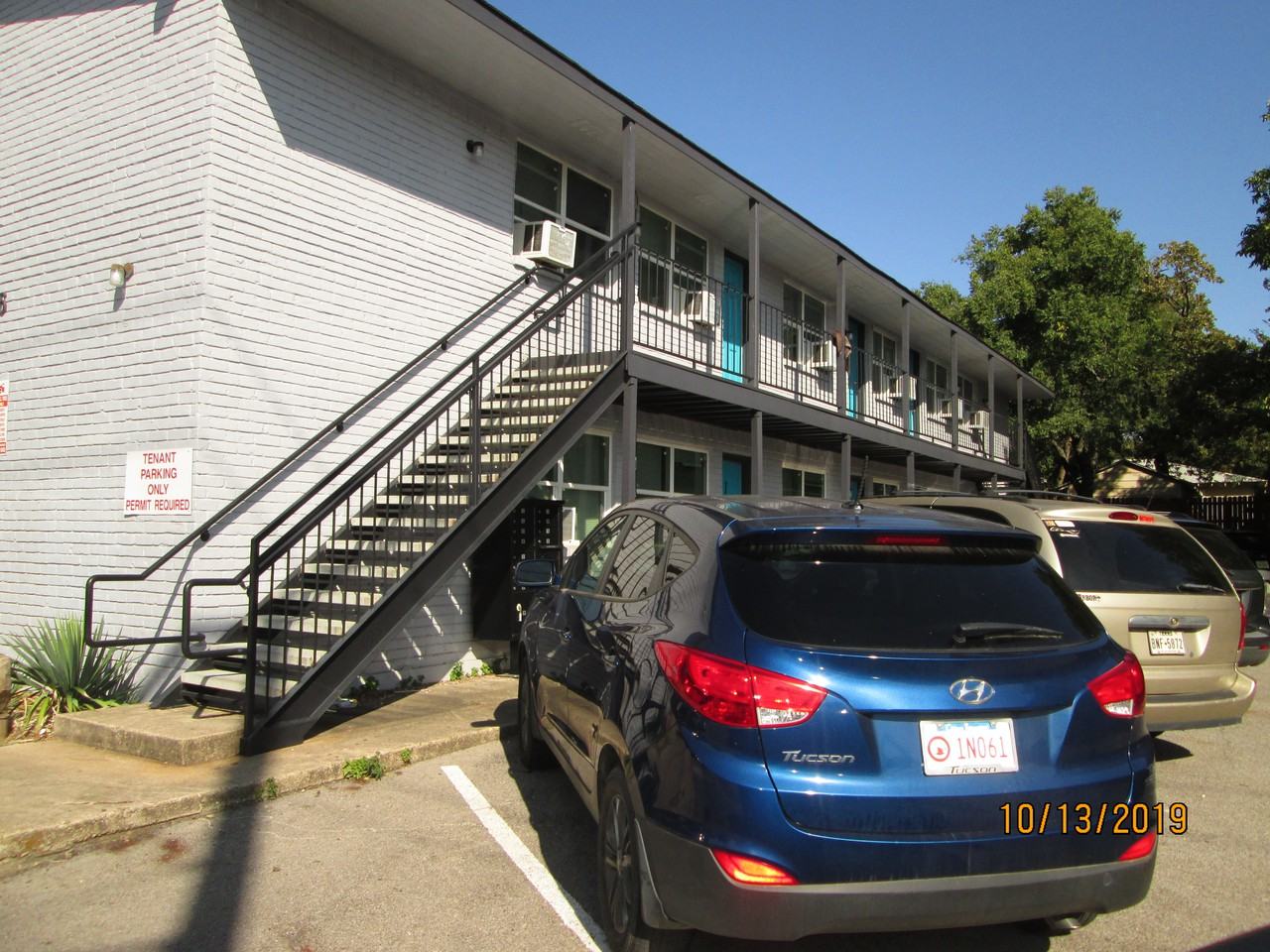 Hickory St. Apts - Photo 3 of 17