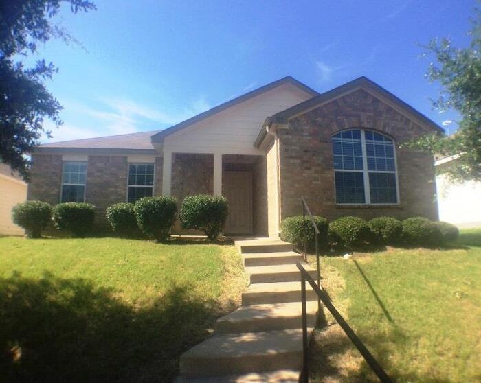 112 Bushel Ln - Photo 2 of 13