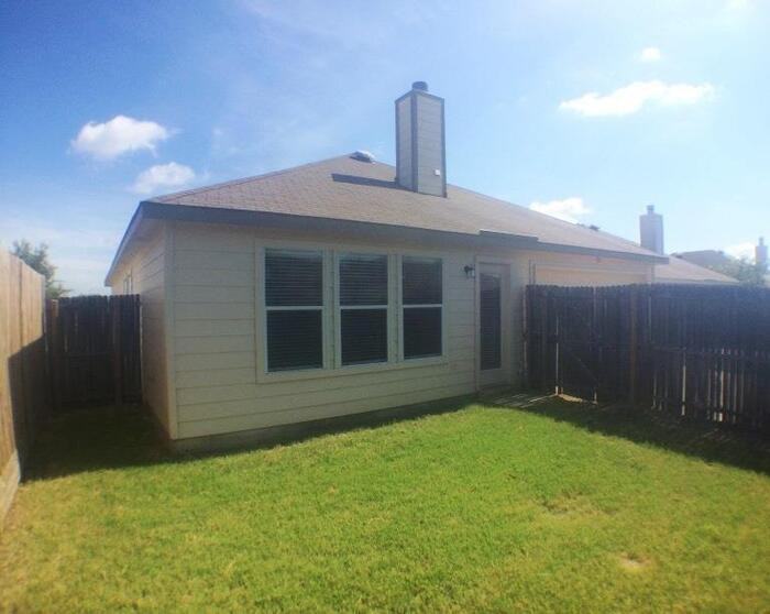 112 Bushel Ln - Photo 3 of 13