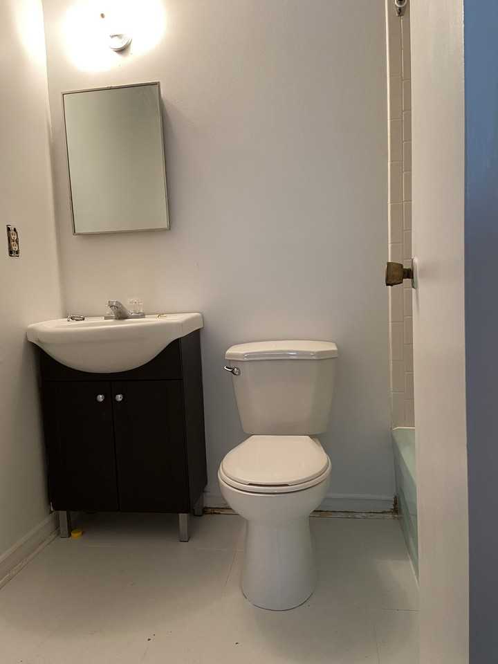 118 Beech St - Photo 3 of 5