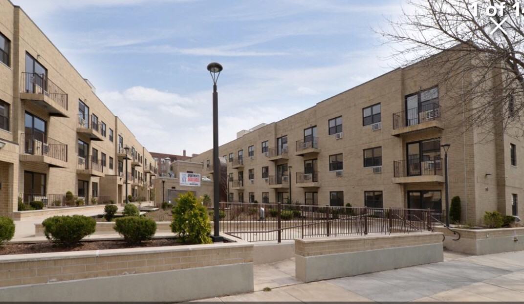 36 Hilton Ave - Photo 3 of 4