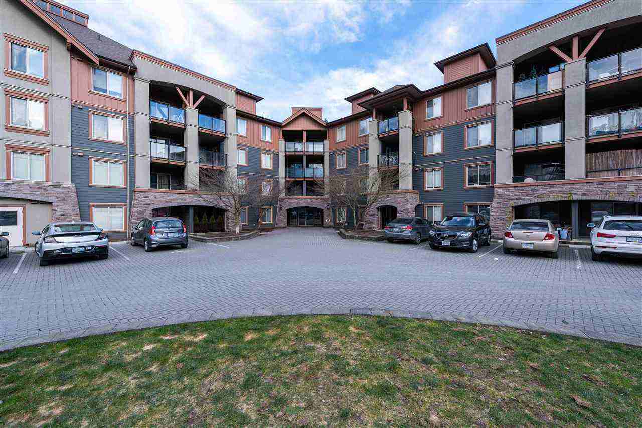 240 Sherbrooke Street - Photo 2 of 10