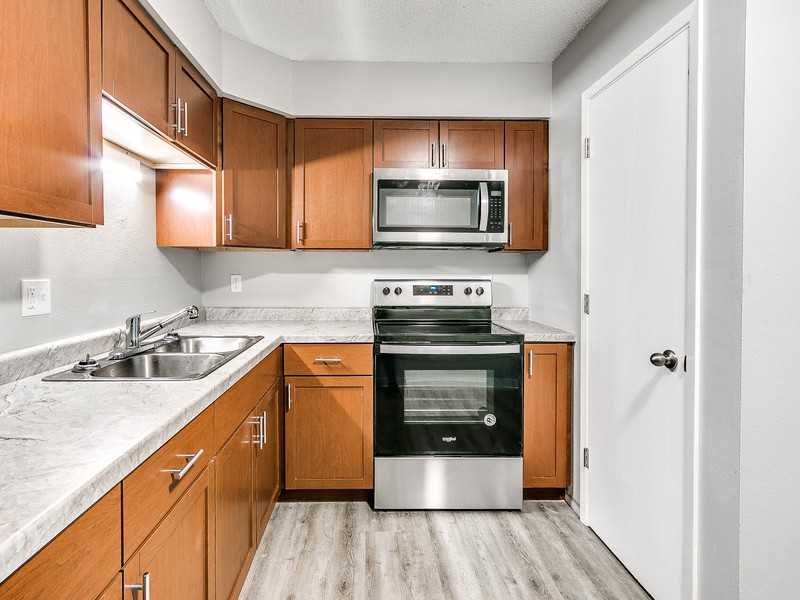 1028 1028 Shagbark Drive - 16 - Photo 3 of 10