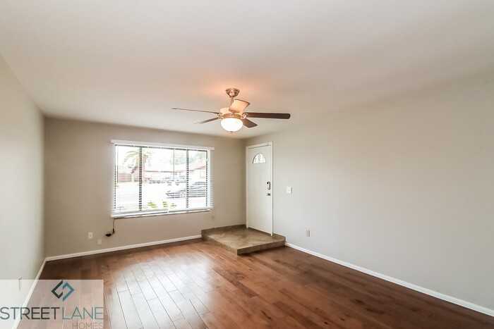 2715 W Acoma Dr - Photo 3 of 15