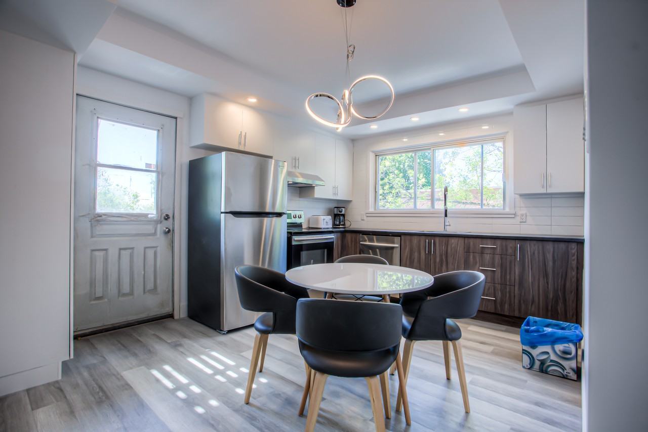 3450 Sherbrooke East - Photo 2 of 40