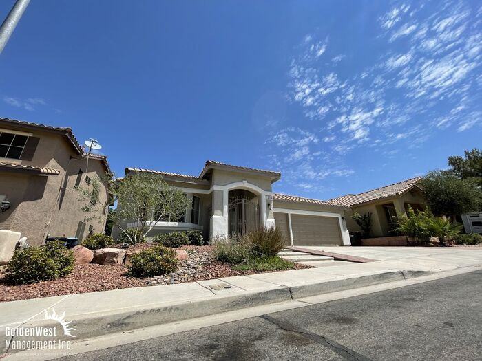 2714 Langlade Ave - Photo 2 of 25