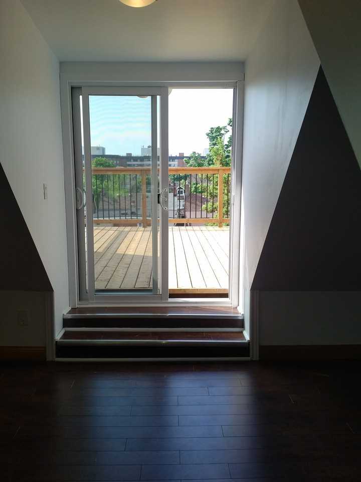 885 Davenport Road - Photo 4 of 15