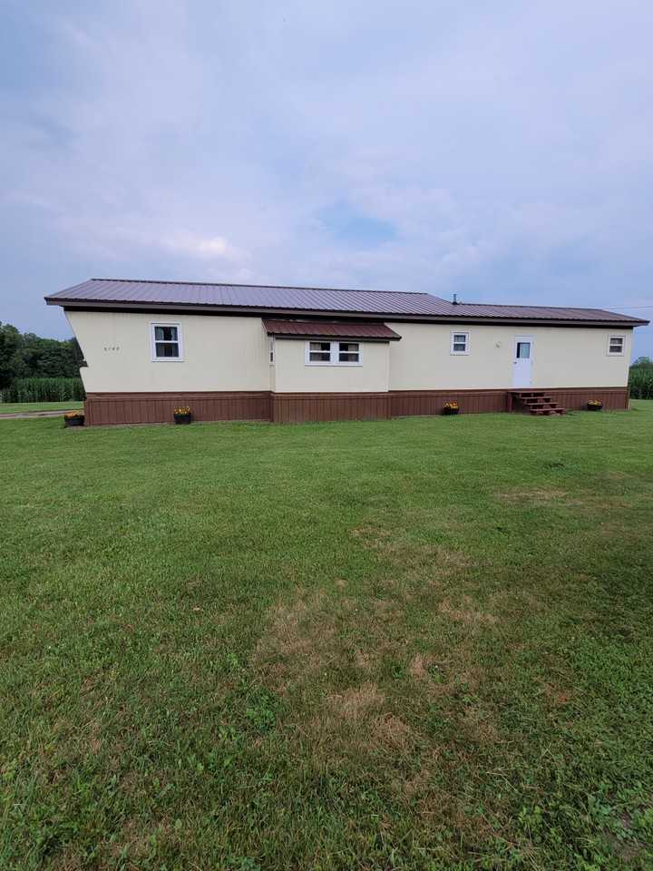 5140 11 Mile Rd - Photo 2 of 16