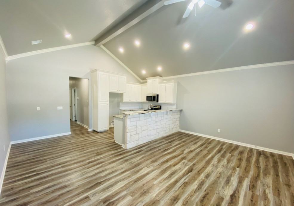 718 S Main St #718 - Photo 4 of 14