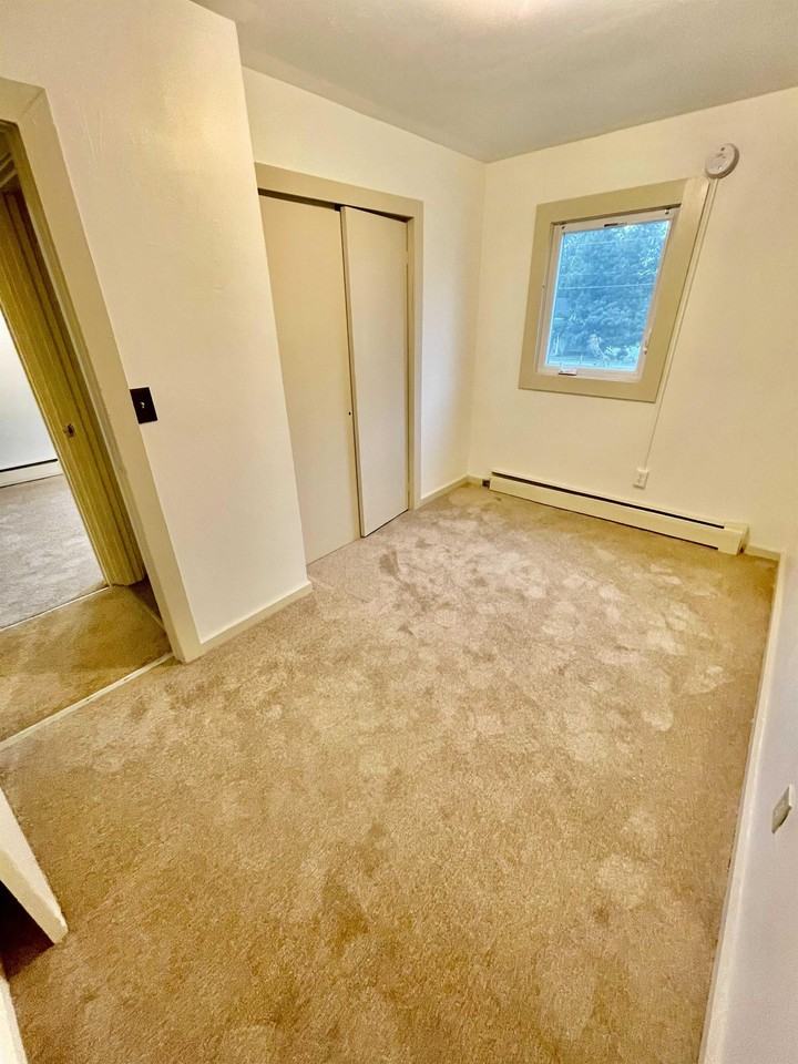 19 Chase St - Photo 2 of 14