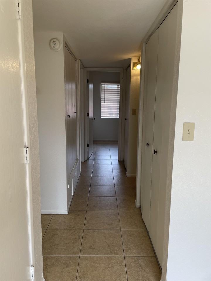 3416 E Monte Vista Dr #3416 - Photo 6 of 10