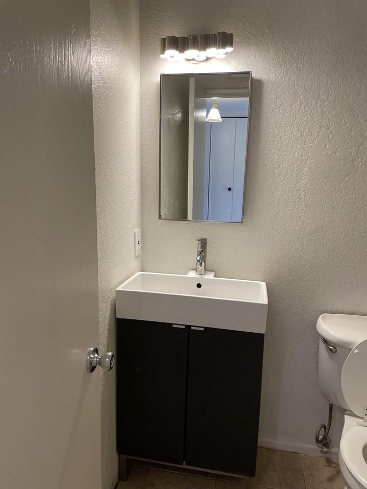 3416 E Monte Vista Dr #3416 - Photo 7 of 10