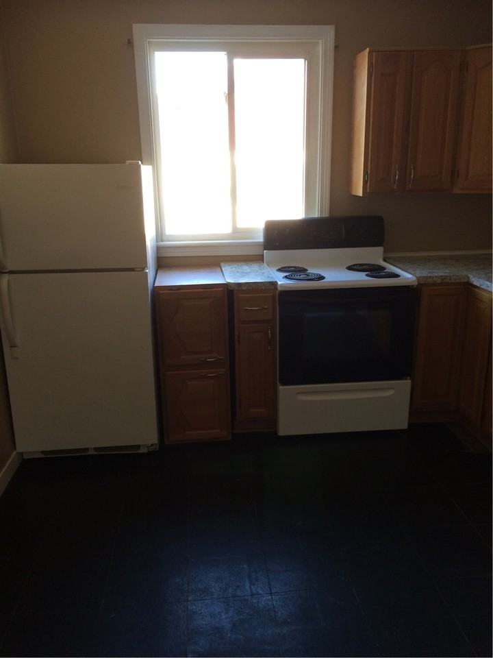 1383 Sheridan Dr Uppr #1383UPPER - Photo 2 of 10