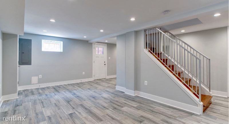 9036 48th Pl - Photo 3 of 15