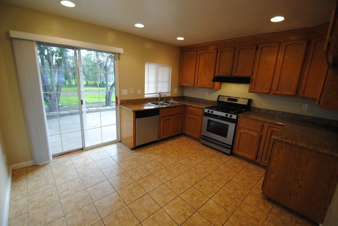 200 Cleveland Ave - Photo 3 of 8