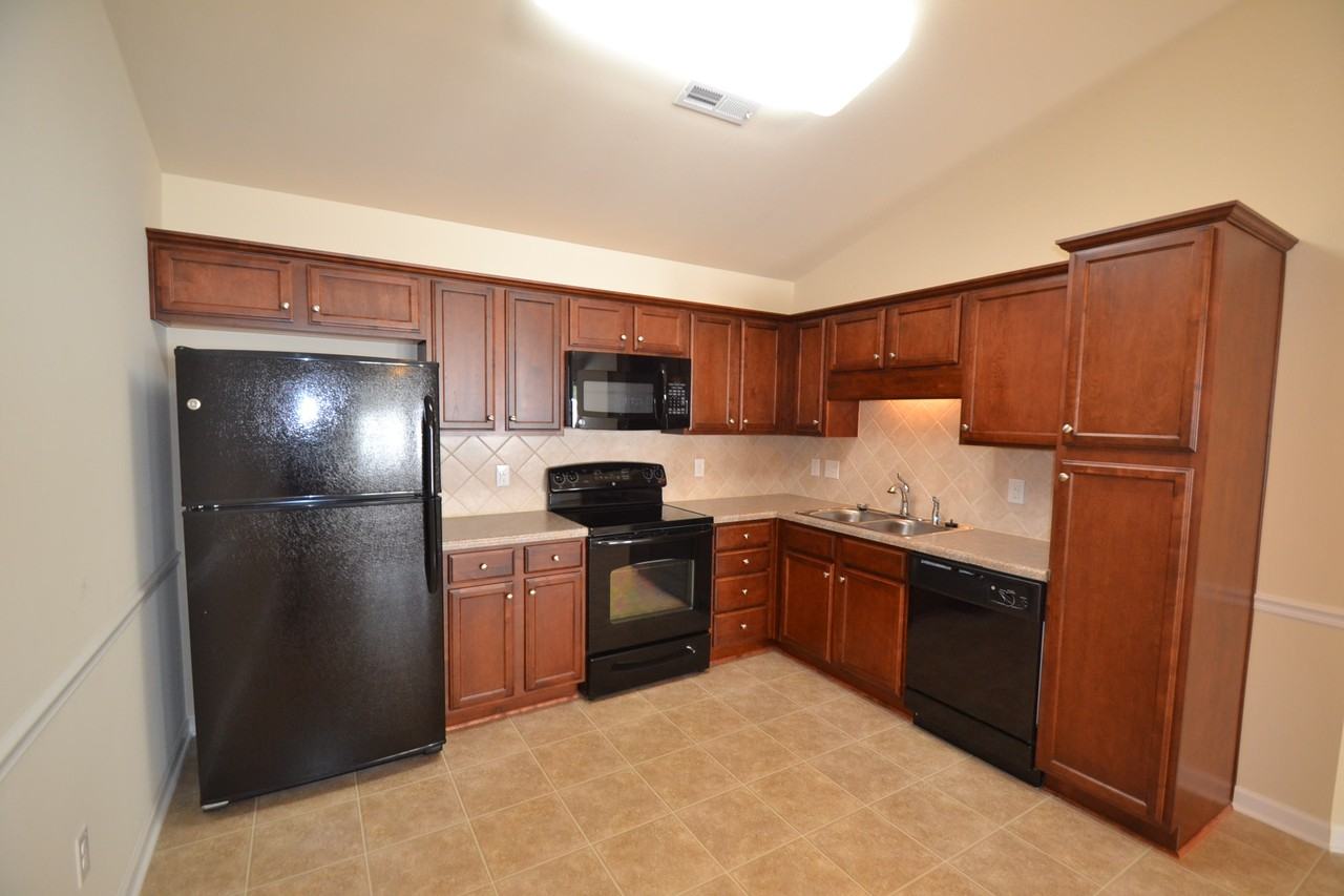 106 Brae Creek Ct - Photo 3 of 8