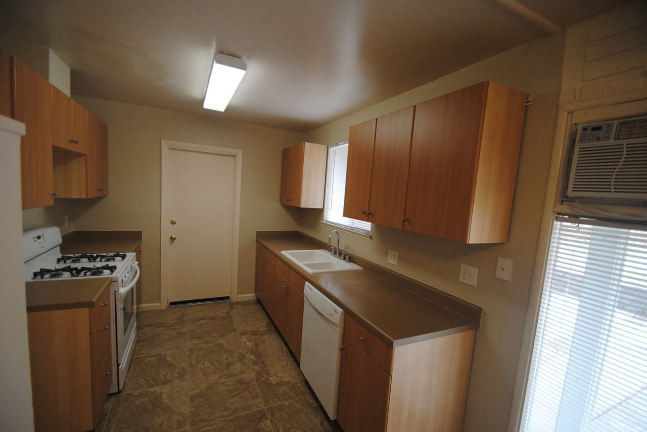 6004 N Haven Dr - Photo 2 of 9