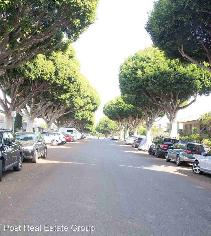 2343 Oak St #1 - Photo 2 of 17