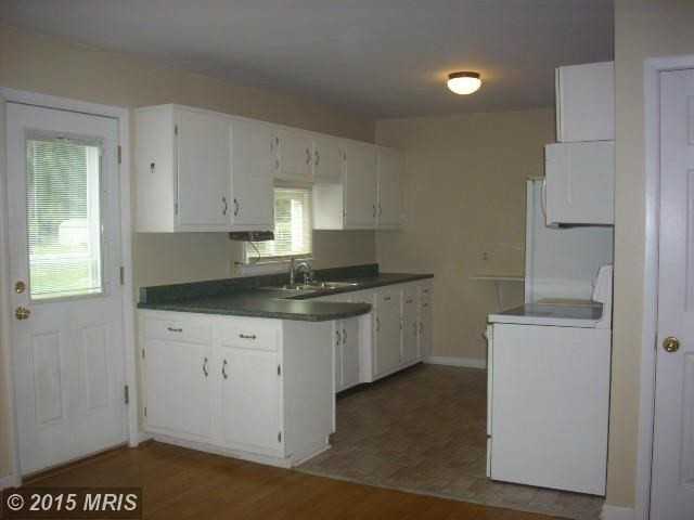 18323 College Rd - Photo 3 of 9